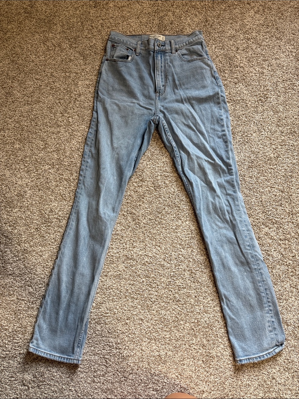 Abercrombie & Fitch The 90’s Slim Straight Ultra High Rise